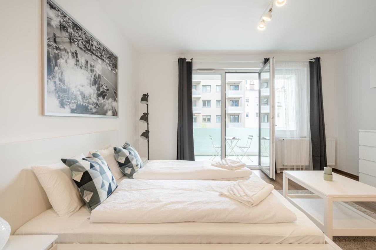 White Studio Apartman *