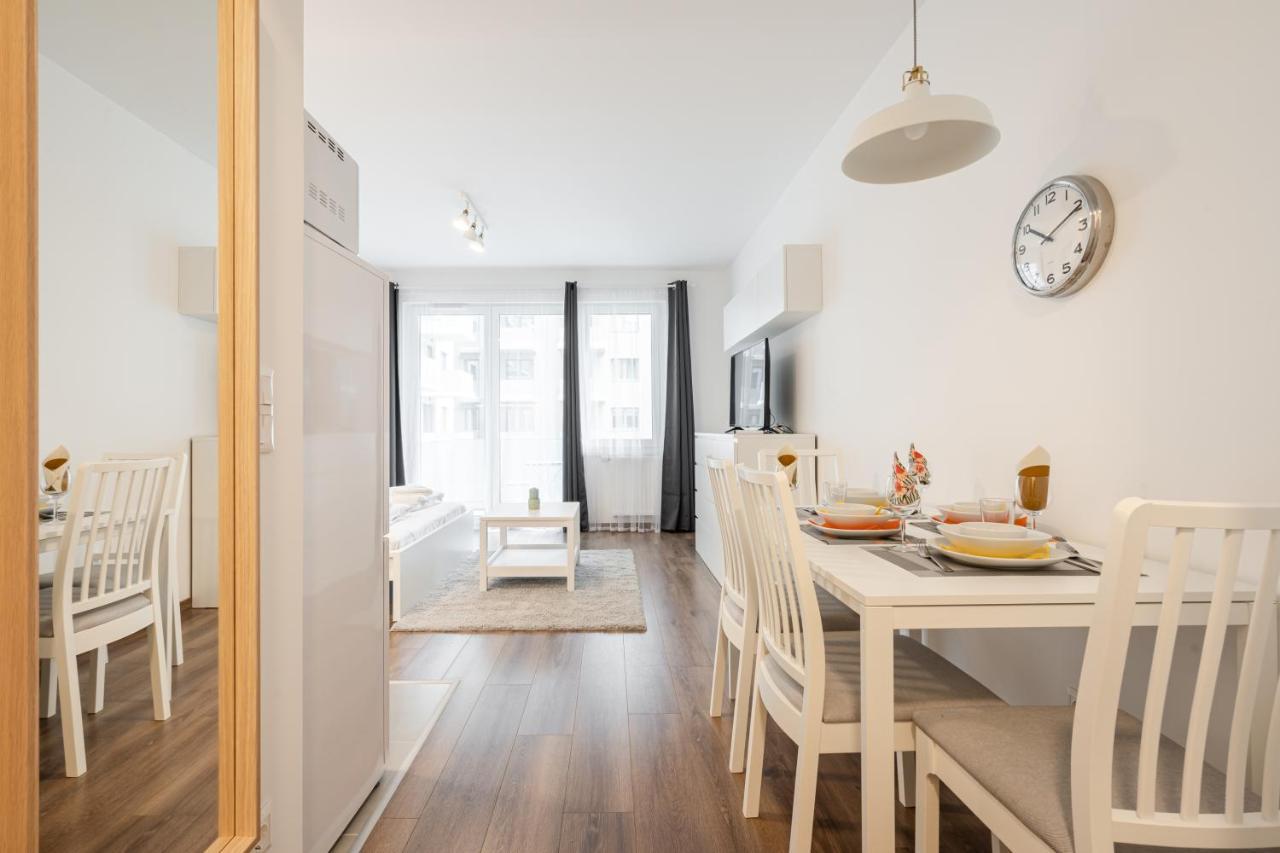 White Studio Apartman *