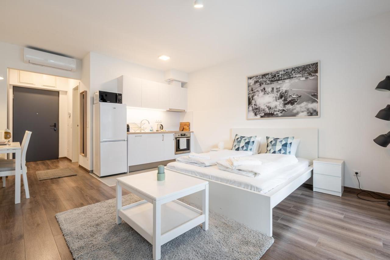White Studio Apartmán